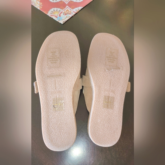 New!! Dolce Vita Astor Plush Flats size 7. No box. - Picture 4 of 7